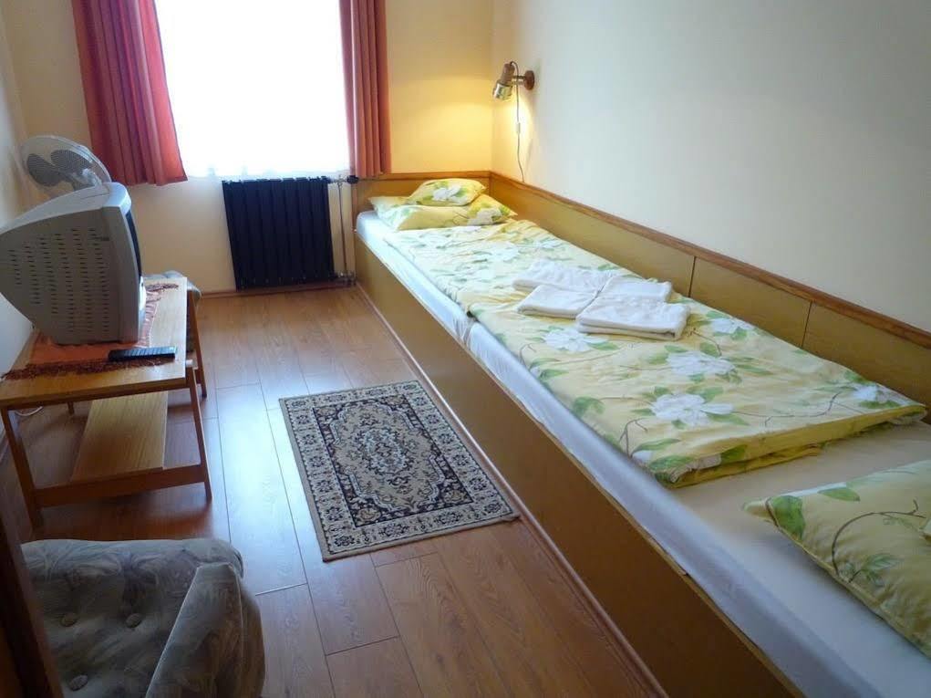 Hotel Orchidea Balástya Buitenkant foto